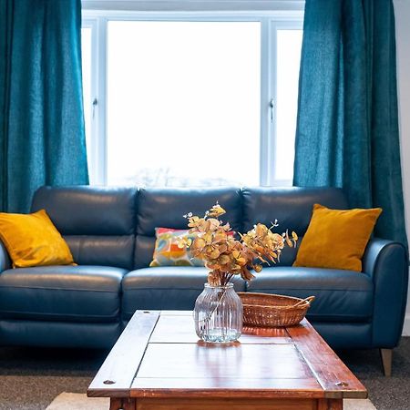 Lovely 3-Bedroom Flat With Free Parking Bridge of Allan Exteriör bild