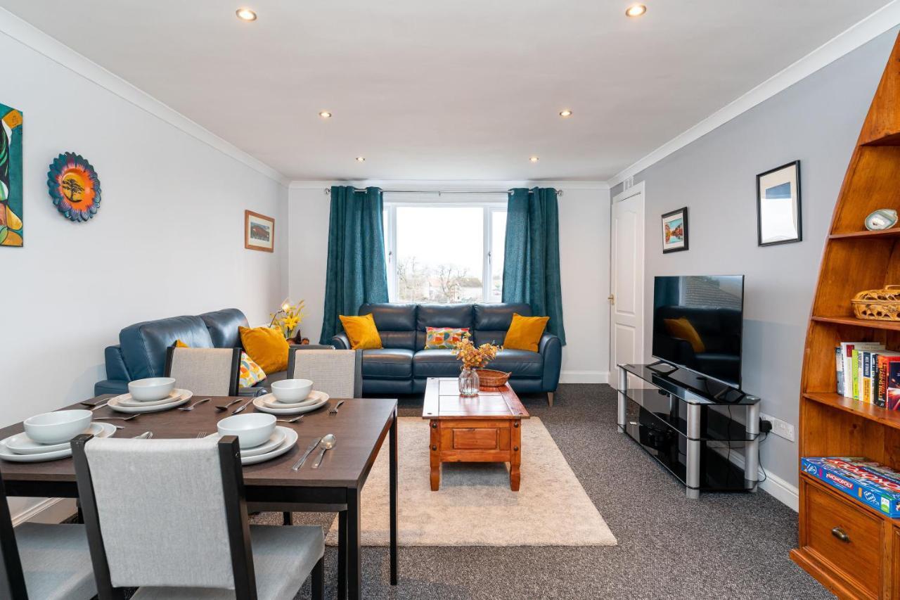 Lovely 3-Bedroom Flat With Free Parking Bridge of Allan Exteriör bild