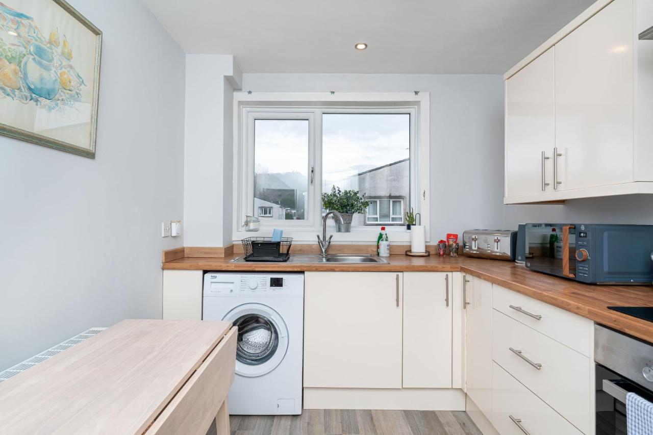 Lovely 3-Bedroom Flat With Free Parking Bridge of Allan Exteriör bild