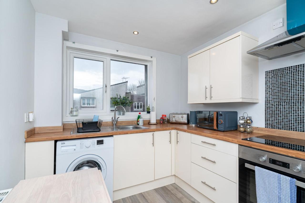 Lovely 3-Bedroom Flat With Free Parking Bridge of Allan Exteriör bild