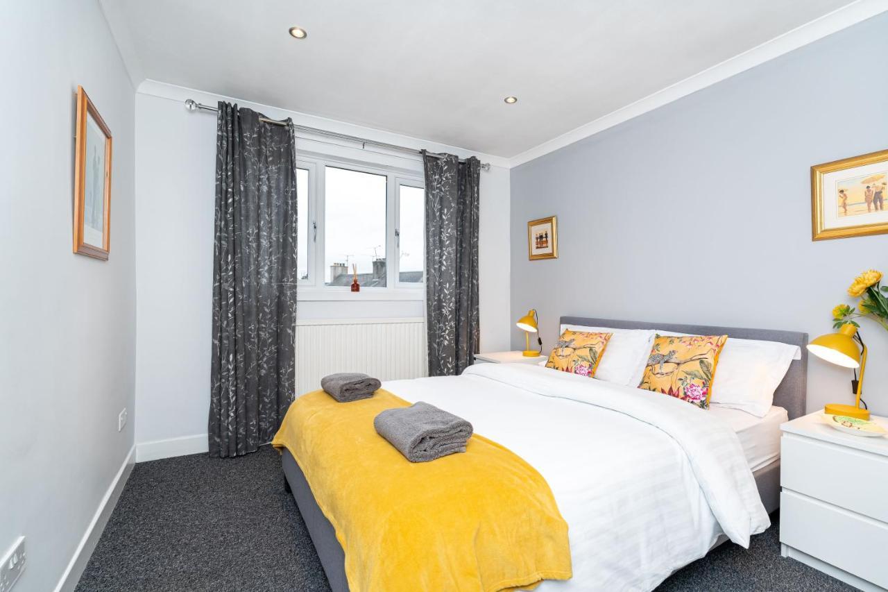 Lovely 3-Bedroom Flat With Free Parking Bridge of Allan Exteriör bild