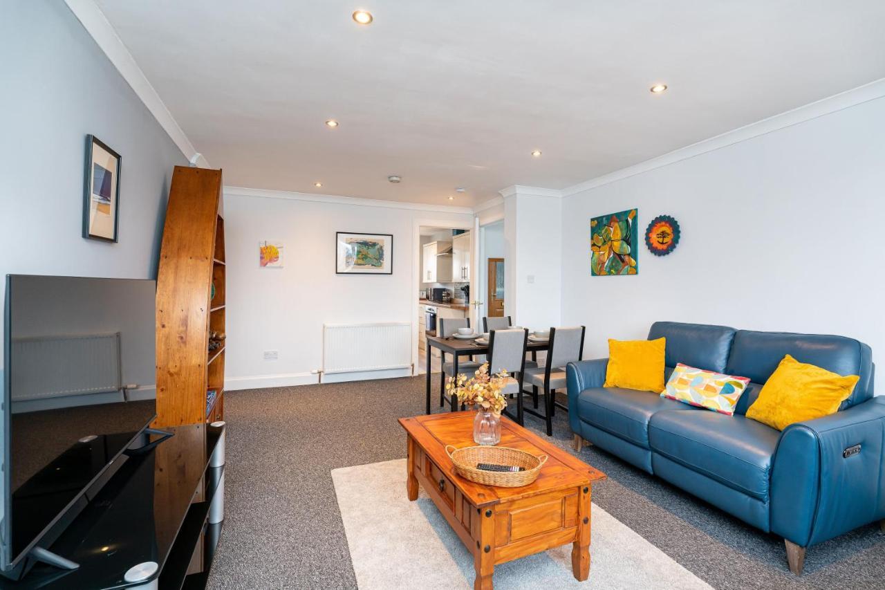 Lovely 3-Bedroom Flat With Free Parking Bridge of Allan Exteriör bild